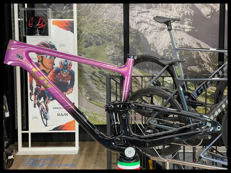 Liv Pique Advanced 29 0 Large Mulberry Glitter 2024 FRAME ONLY-1