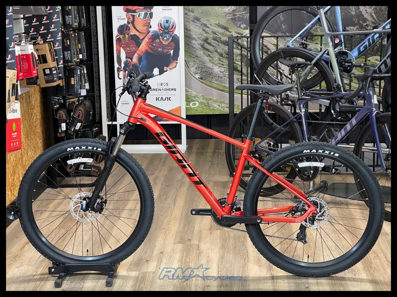 Giant Talon 4 27.5 Medium Lava Red 2021 Ex-Display-1