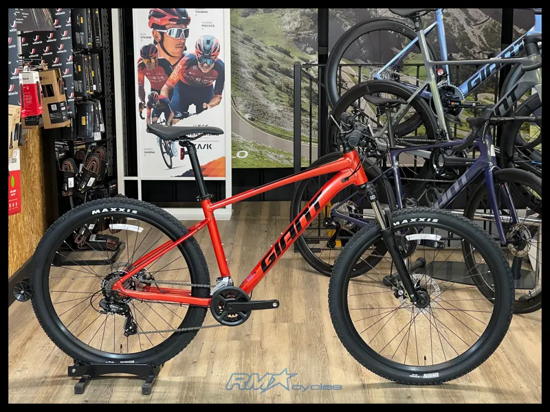 Giant Talon 4 27.5 Medium Lava Red 2021 Ex-Display