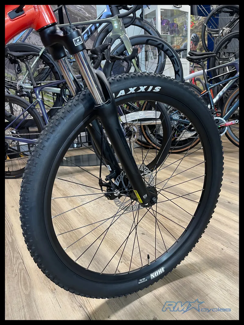 Giant Talon 4 27.5 Medium Lava Red 2021 Ex-Display-6