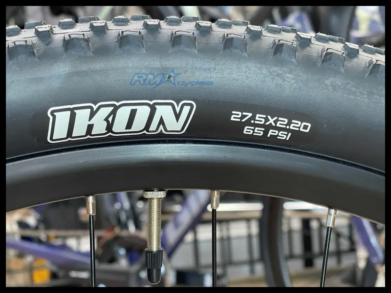 Giant Talon 4 27.5 Medium Lava Red 2021 Ex-Display-9