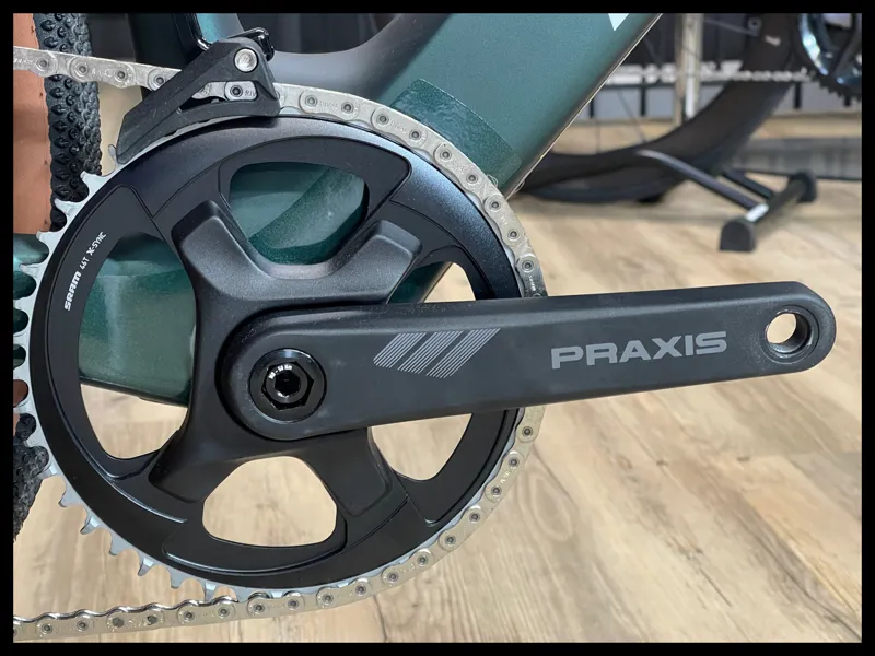 2024 Giant Defy Advanced E+ Elite AR Medium in Kelp Forest Ex-Display-4