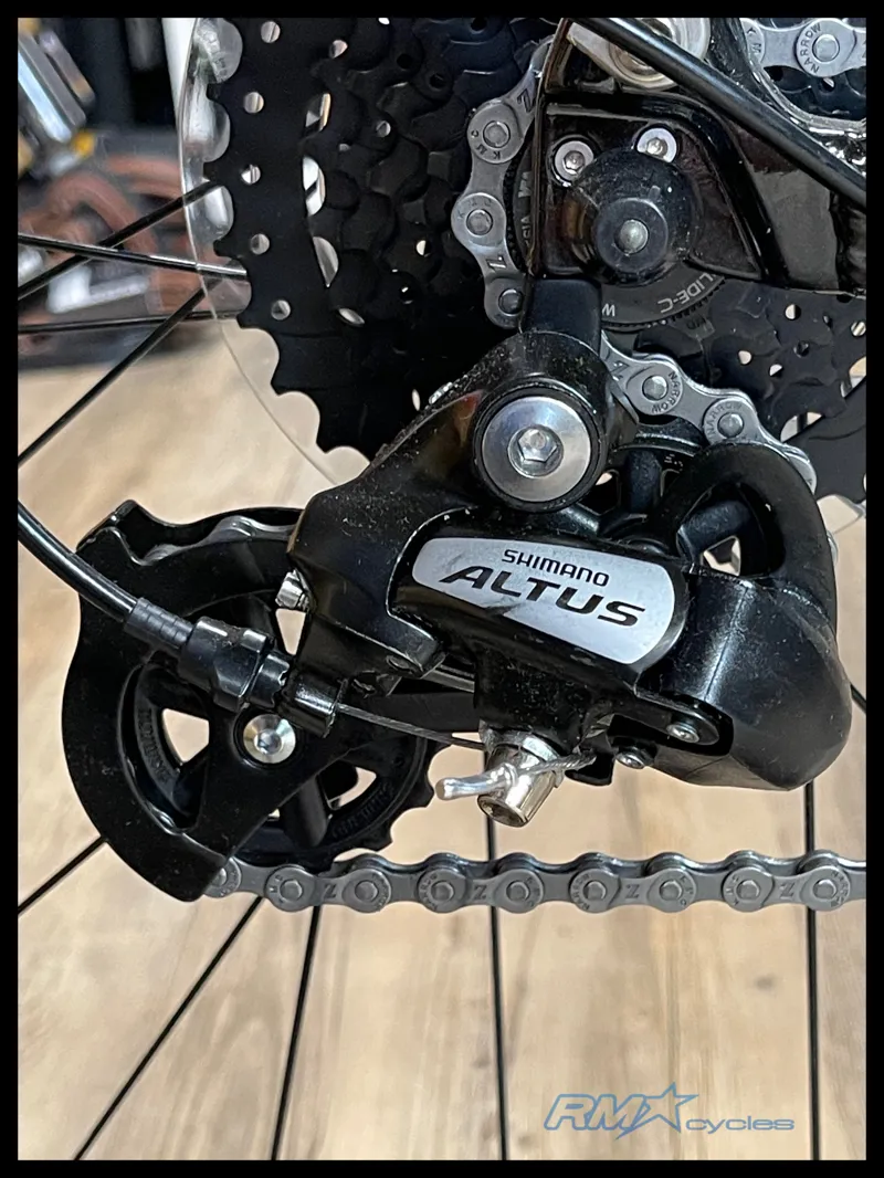 Giant Escape City Disc 2 Panther Medium 2024-3