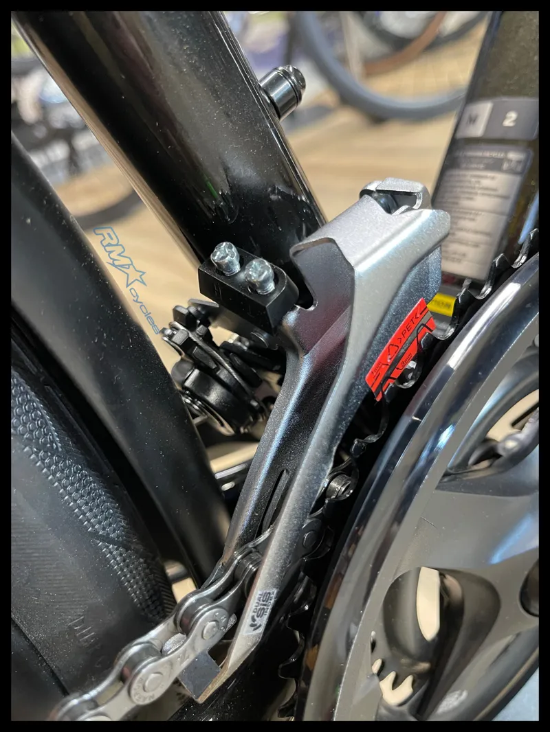 Giant Escape City Disc 2 Panther Medium 2024-4