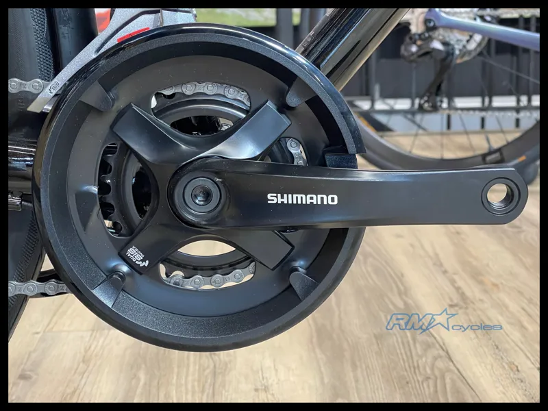 Giant Escape City Disc 2 Panther Medium 2024-5