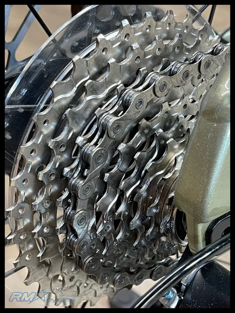 Giant Revolt 2 Medium Bay Leaf 2024 Ex-Display-2