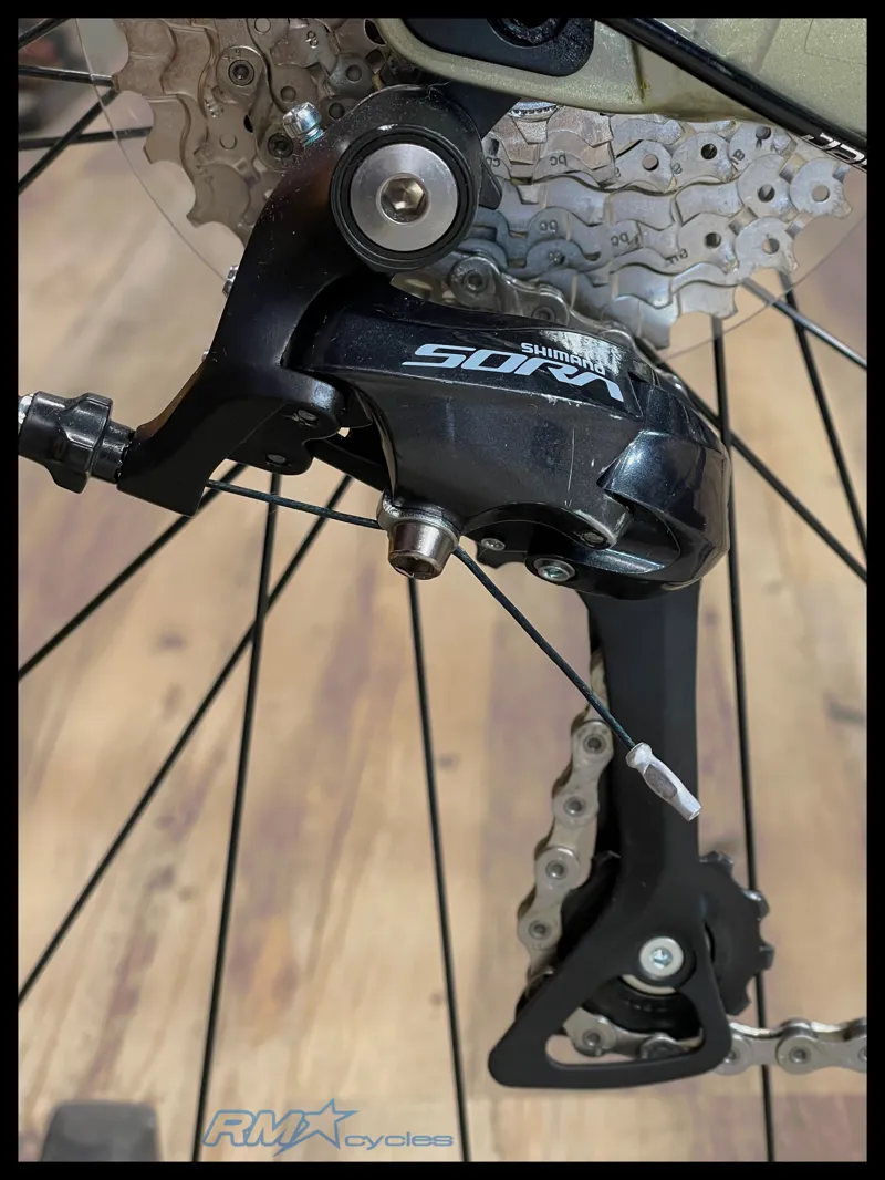 Giant Revolt 2 Medium Bay Leaf 2024 Ex-Display-4