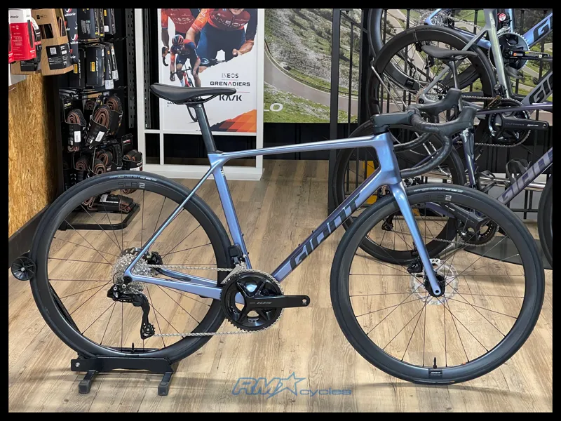 Giant TCR Advanced 0 Di2 Frost Silver M-Large 2024
