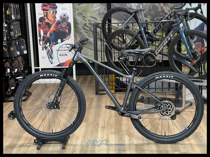 Giant Fathom 29 1 Medium Metallic Black 2022 Ex-Display-1