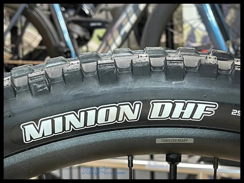 Giant Fathom 29 1 Medium Metallic Black 2022 Ex-Display-9