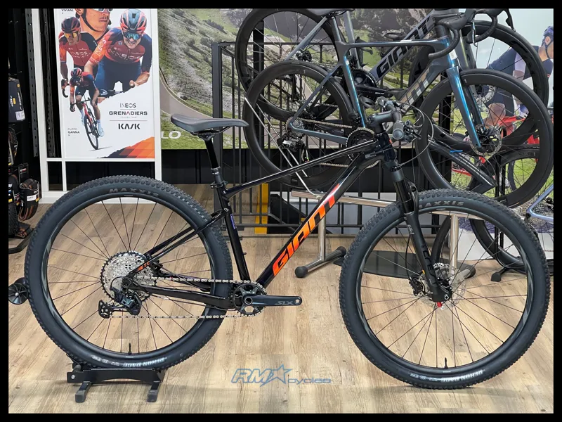 Giant XTC SLR 29 1 Medium Abyss Black 2025 Ex-Display