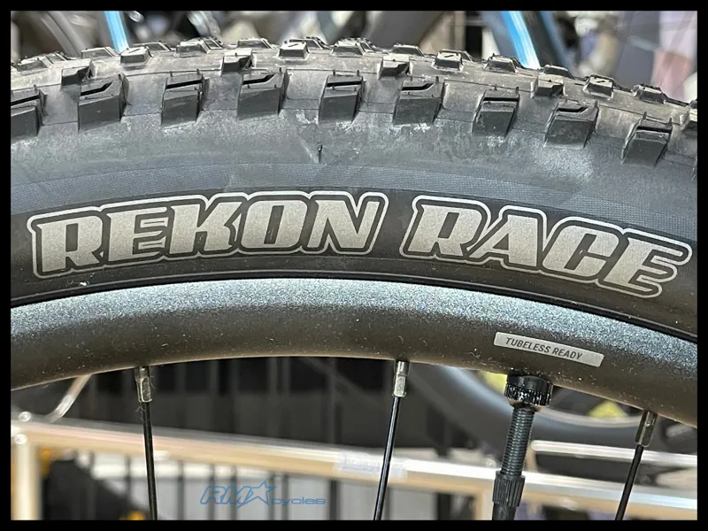 Giant XTC SLR 29 1 Medium Abyss Black 2025 Ex-Display-8