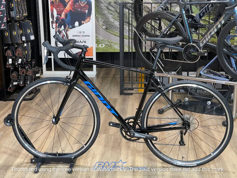 Giant Contend 2 Road Bike ML in Black 2021 Ex-Display-1