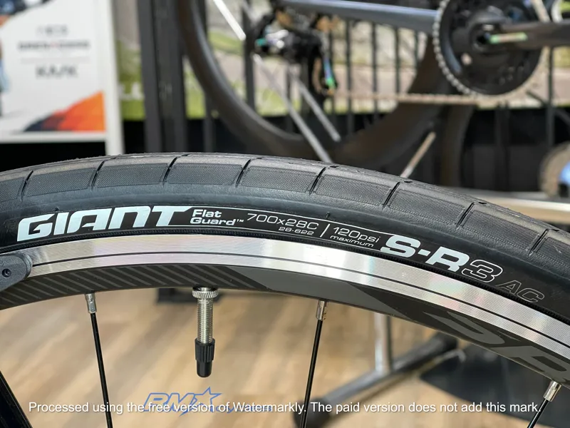 Giant Contend 2 Road Bike ML in Black 2021 Ex-Display-9