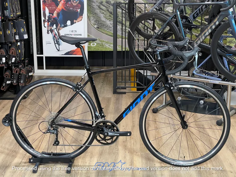 Giant Contend 2 Road Bike ML in Black 2021 Ex-Display