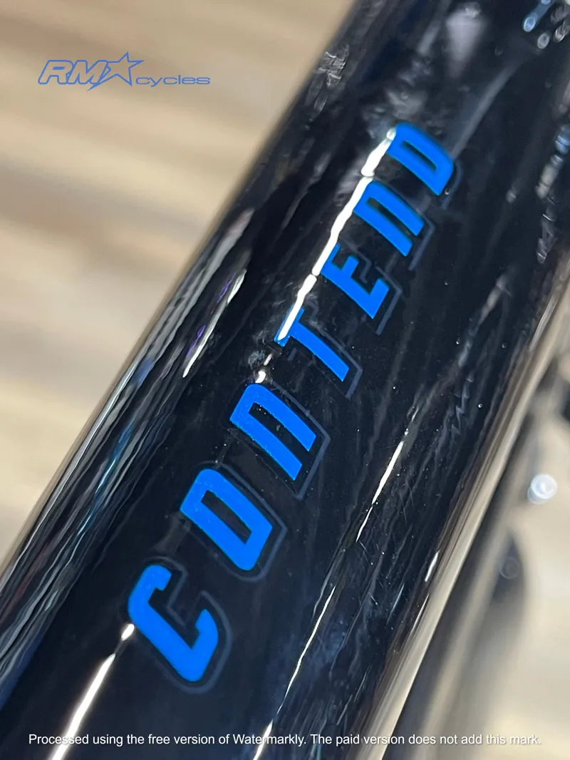 Giant Contend 2 Road Bike ML in Black 2021 Ex-Display-2