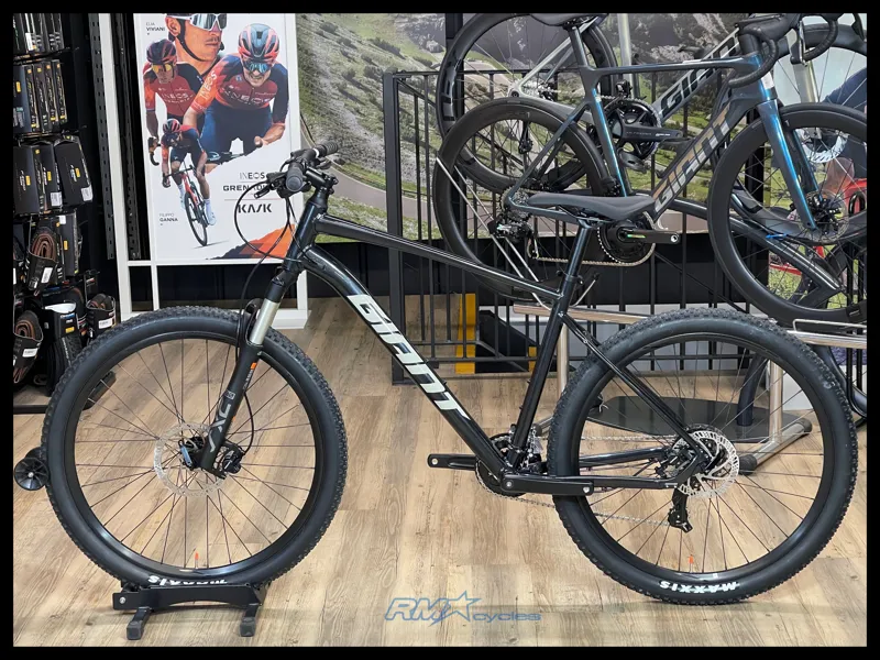 Giant Talon 3 Large Trekking Green 2021 Ex-Display-1