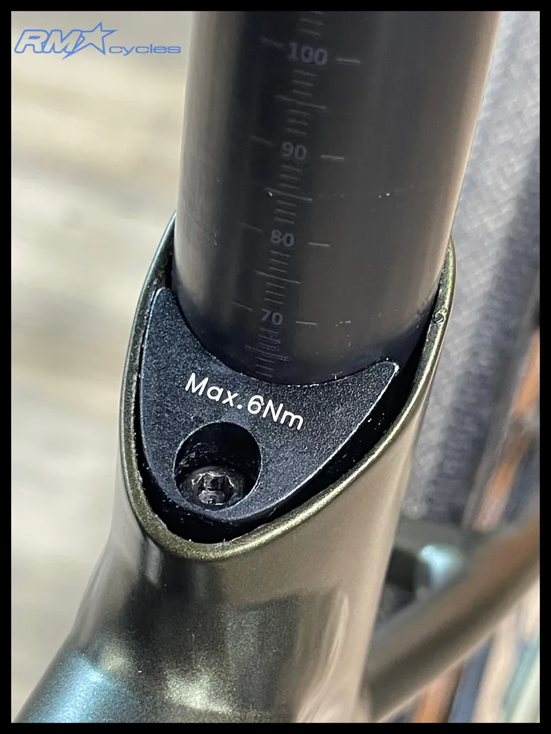 Giant Revolt E+1 25km/h ML Phantom Green 2024 Ex Display-10