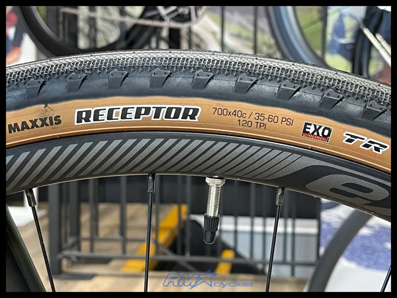 Giant Revolt E+1 25km/h ML Phantom Green 2024 Ex Display-9