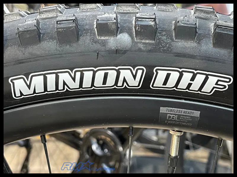 Giant Trance X Advanced E+ 1 Medium Airglow 2024 Ex-Display-11