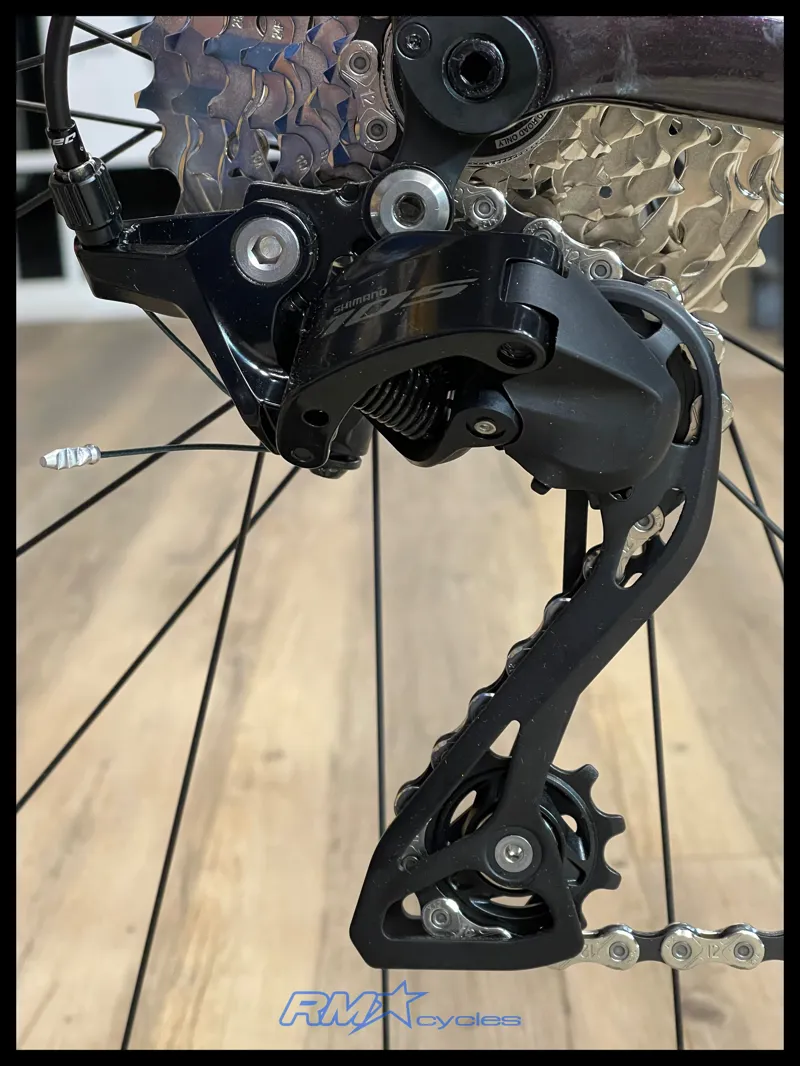 Giant Defy Advanced 2 Tiger Red M-Large 2025 Ex-Display-4