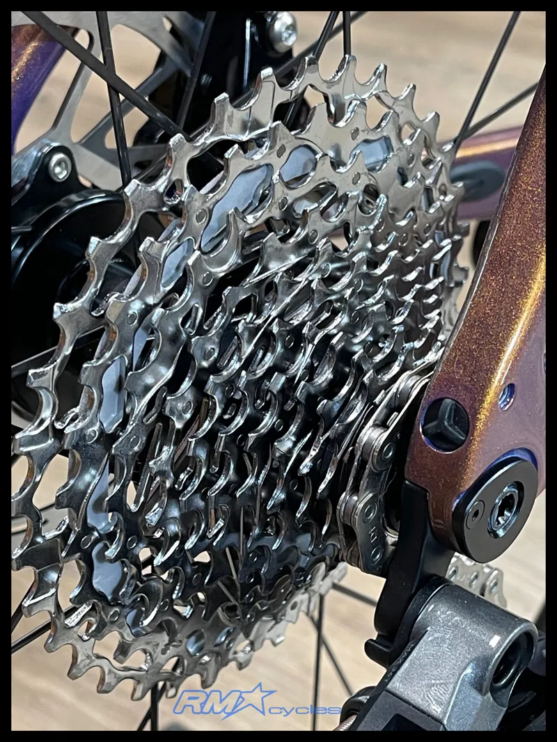 Giant Defy Advanced Pro 1 Meteor Storm Large 2025 Ex-Display-3