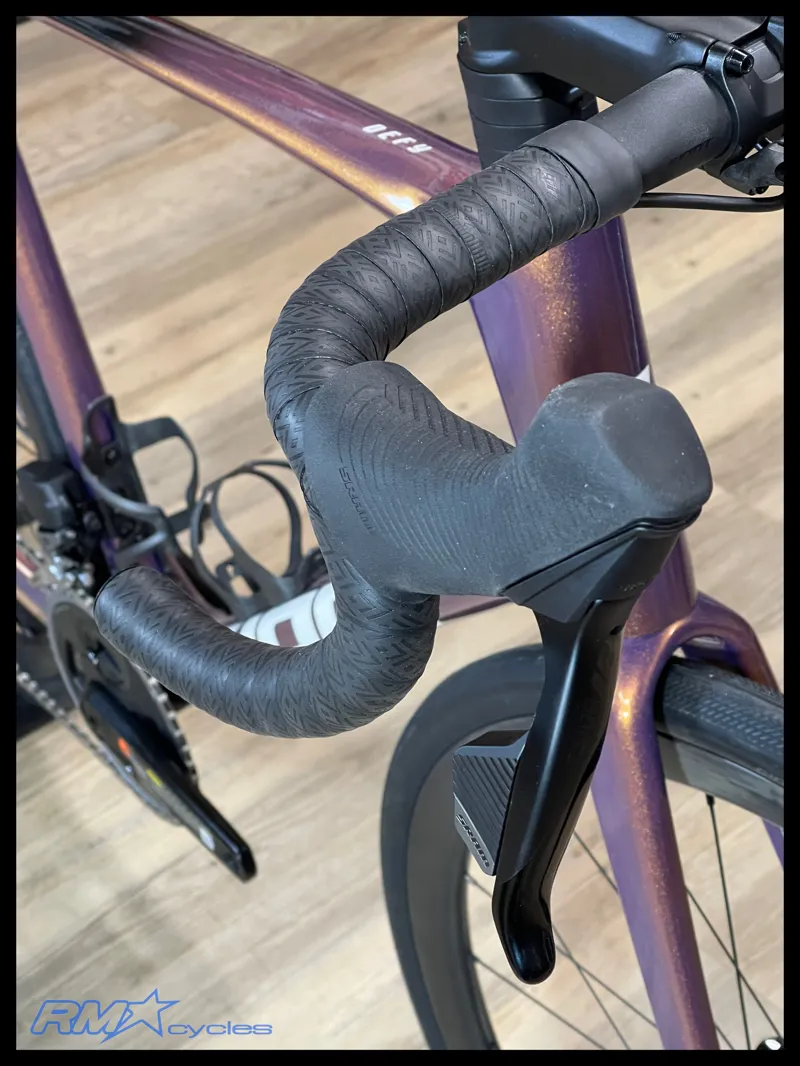 Giant Defy Advanced Pro 1 Meteor Storm Large 2025 Ex-Display-7