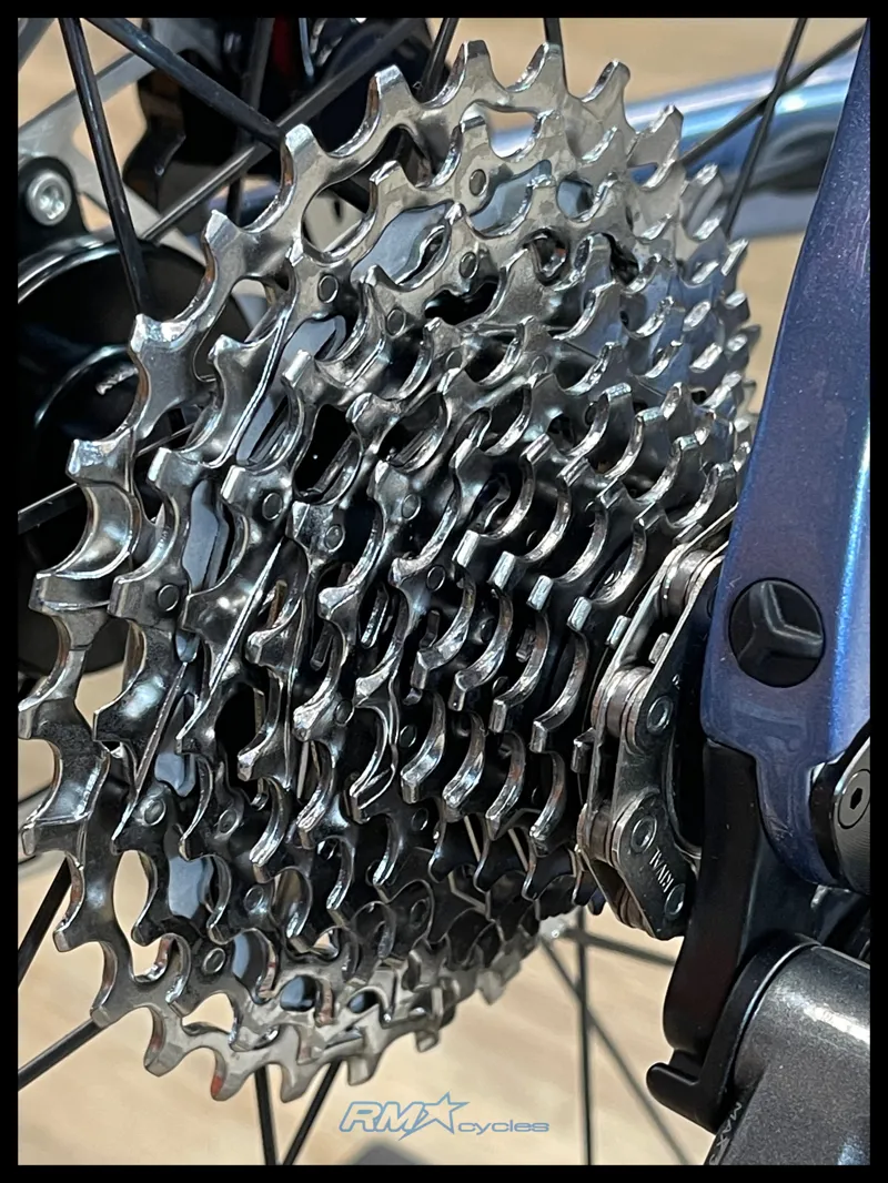 Giant Propel Advanced Pro 1 Frost Silver in Small 2025 Ex-Display-3