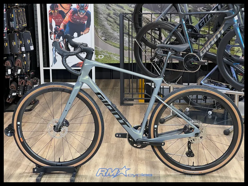 Giant Revolt Advanced 0 Aurora Noise Large 2025 Ex-Display-1