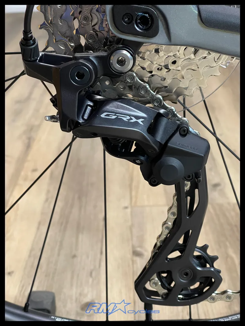 Giant Revolt Advanced 0 Aurora Noise Large 2025 Ex-Display-4