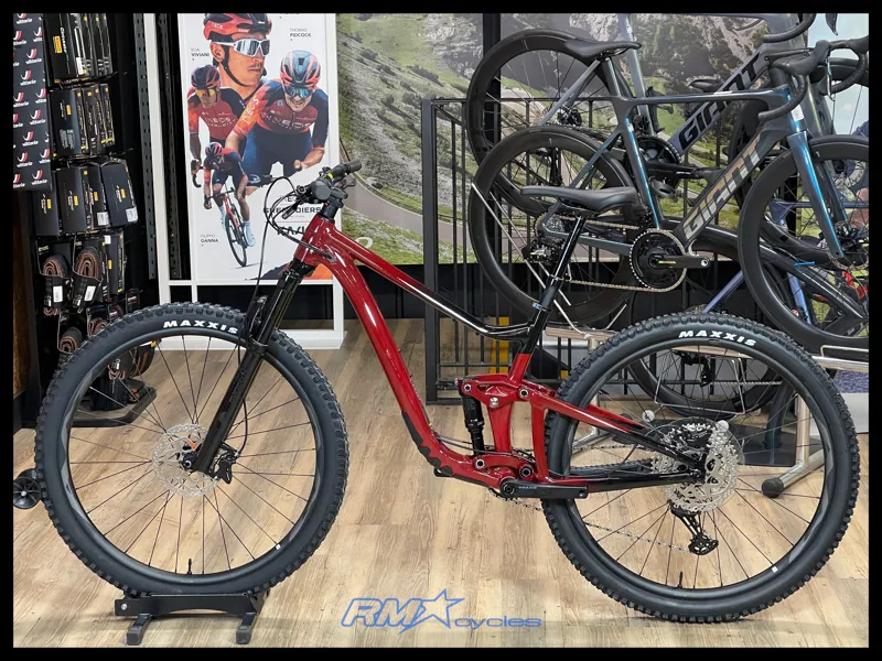 Giant Trance 29 2 Dried Chilli/Black 2022-1