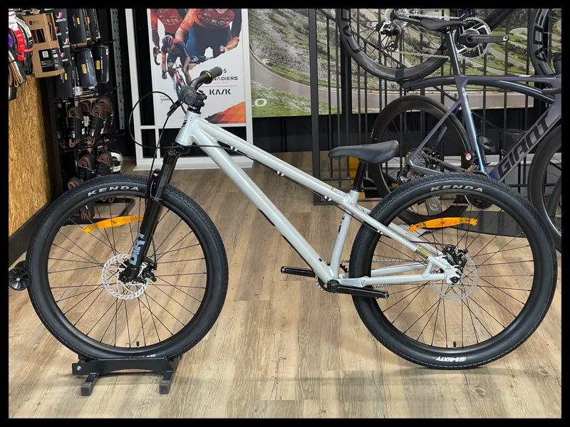 GT LaBomba RAW 26 Kids Jump Bike 2024-1