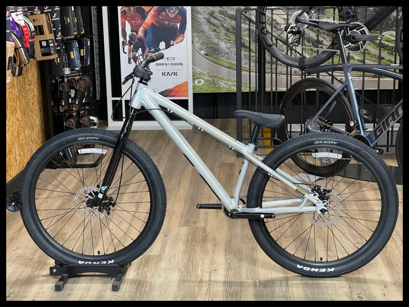 GT LaBomba Rigid 26 RAW Kids Pump Bike-1