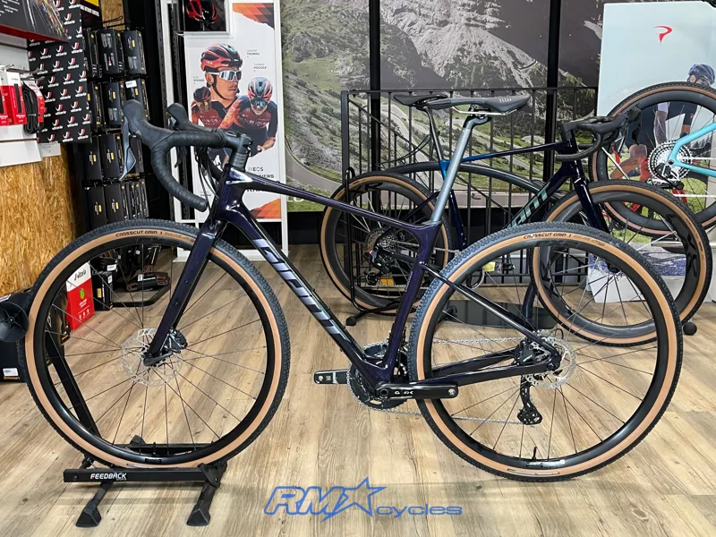 Giant Revolt Advanced Pro 1 - Custom Build - Small-1