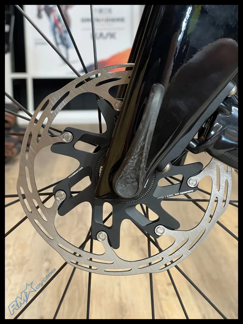 Giant Trinity Advanced SL 1 Road Bike in Carbon/Matte Carbon-5