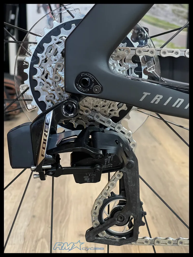 Giant Trinity Advanced SL 1 Road Bike in Carbon/Matte Carbon-3