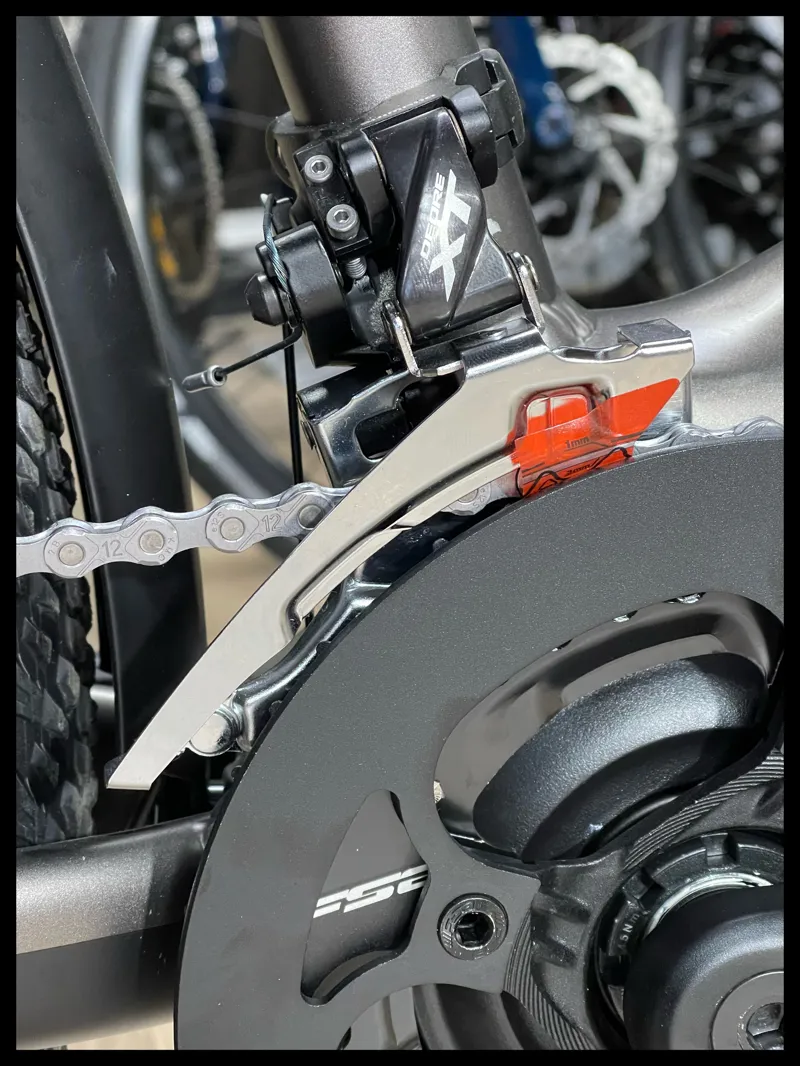 2021 Giant Explore E+ 0 Pro Electric Bike in Brown-6