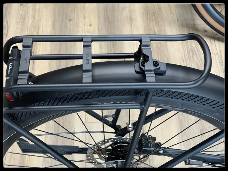 2020 Giant FastRoad E+ EX Pro Electric Hybrid Bike in Black-8