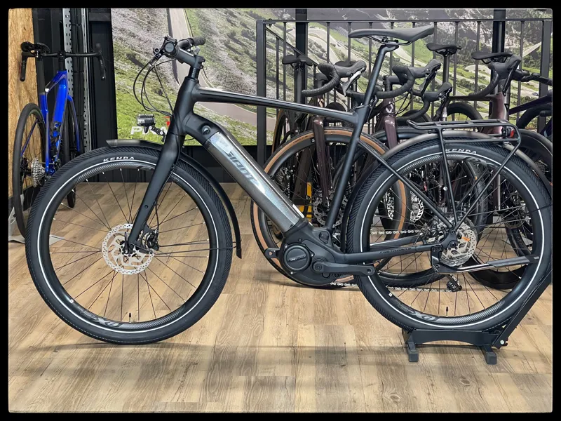 2020 Giant FastRoad E+ EX Pro Electric Hybrid Bike in Black-1
