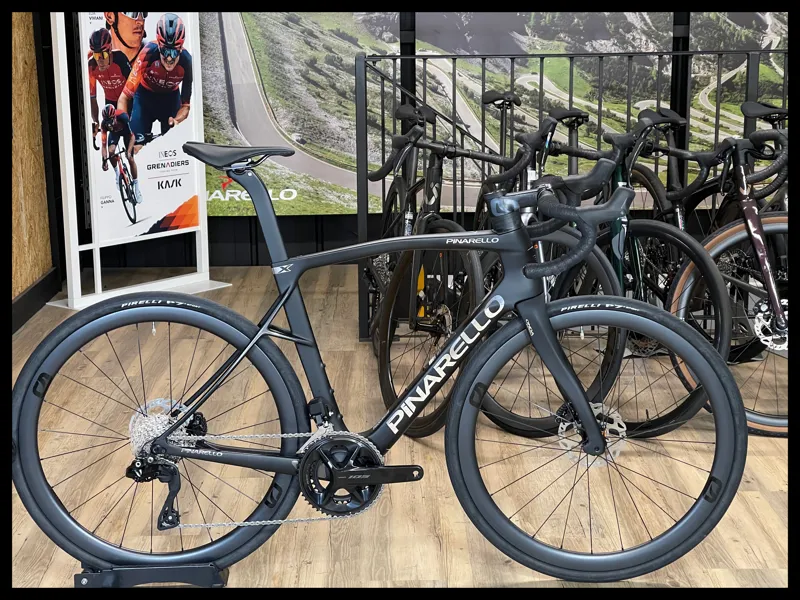 Pinarello X5 DISC 105 DI2 Xolo Black 2024