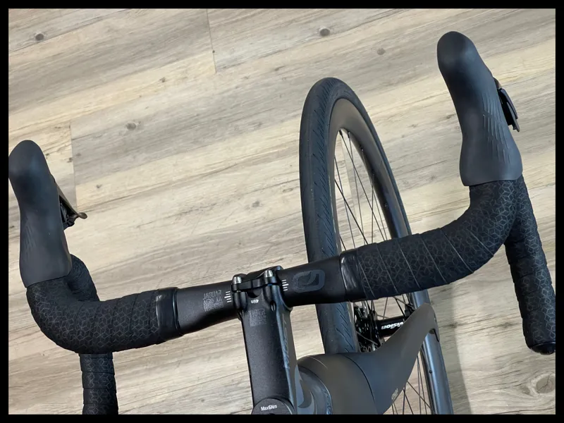 Pinarello X5 DISC 105 DI2 Xolo Black 2024-8