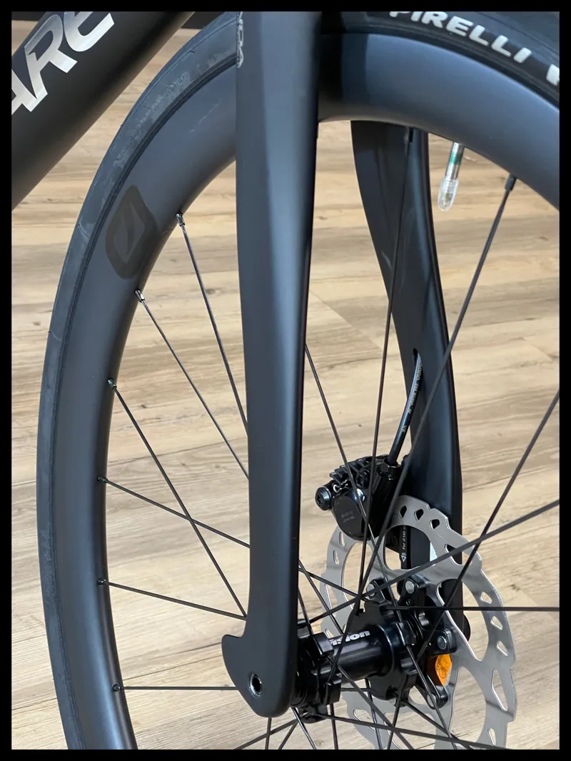 Pinarello X5 DISC 105 DI2 Xolo Black 2024-9