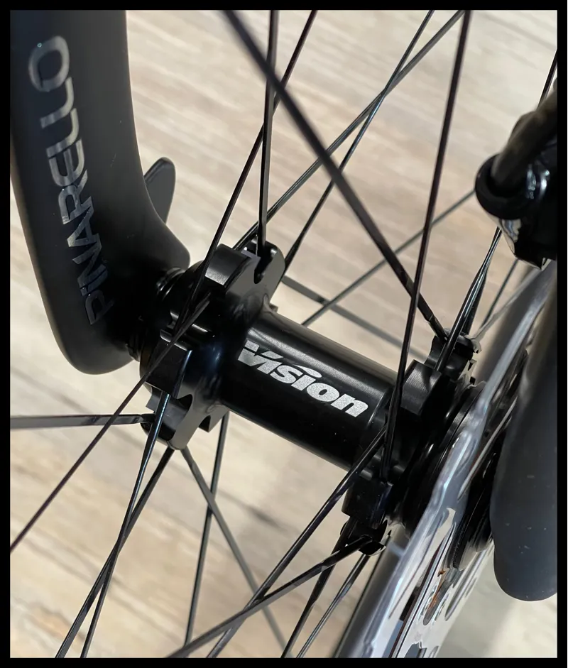 Pinarello X5 DISC 105 DI2 Xolo Black 2024-11