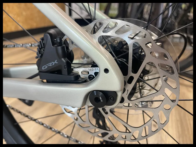 Giant Revolt Advanced 2 Gravel Bike in Golden Haze-6