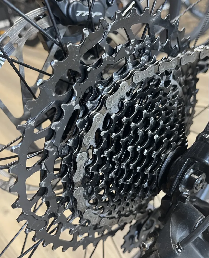 29 M eForce Amp+ BLK MD-2