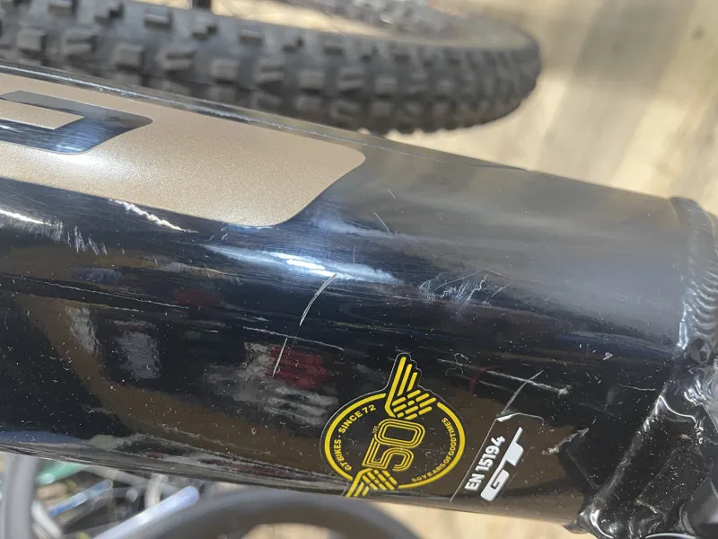 29 M eForce Amp+ BLK MD-8