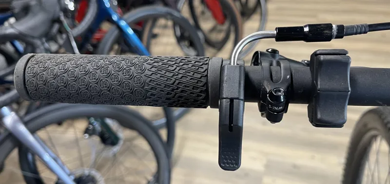 29 M eForce Amp+ BLK MD-10