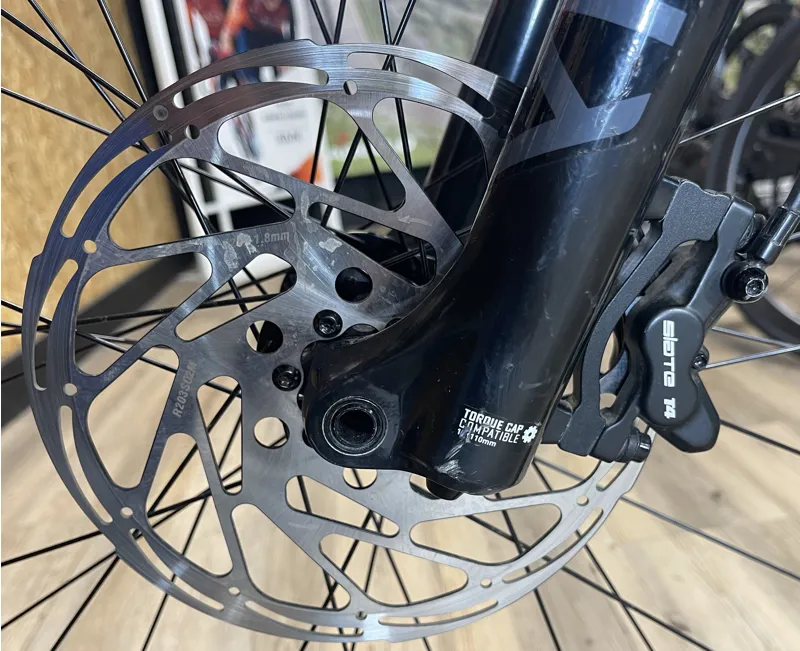 29 M eForce Amp+ BLK MD-12