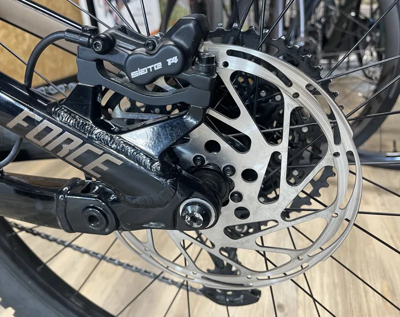 29 M eForce Amp+ BLK MD-13