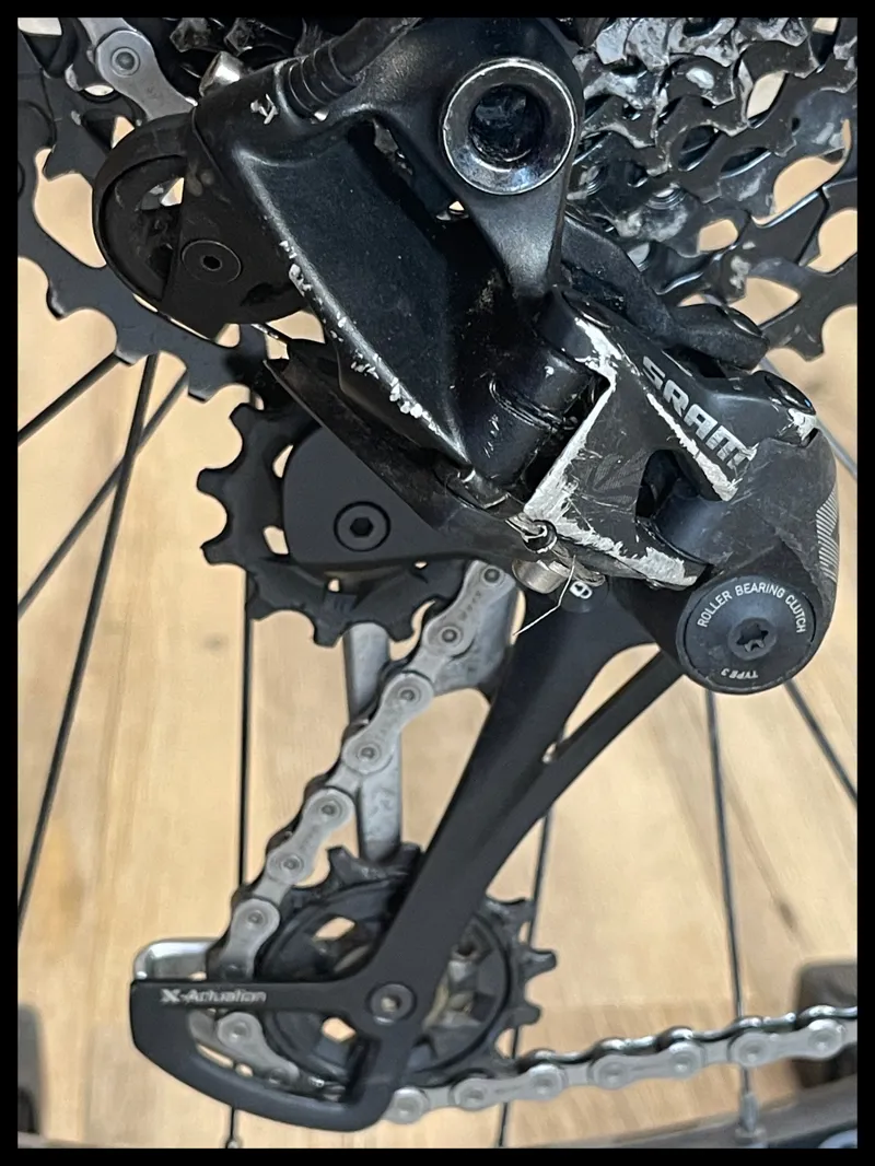 Cannondale Moterra 2 27.5 Acid Red Small 2020 Approved Used Odo 862 miles-3